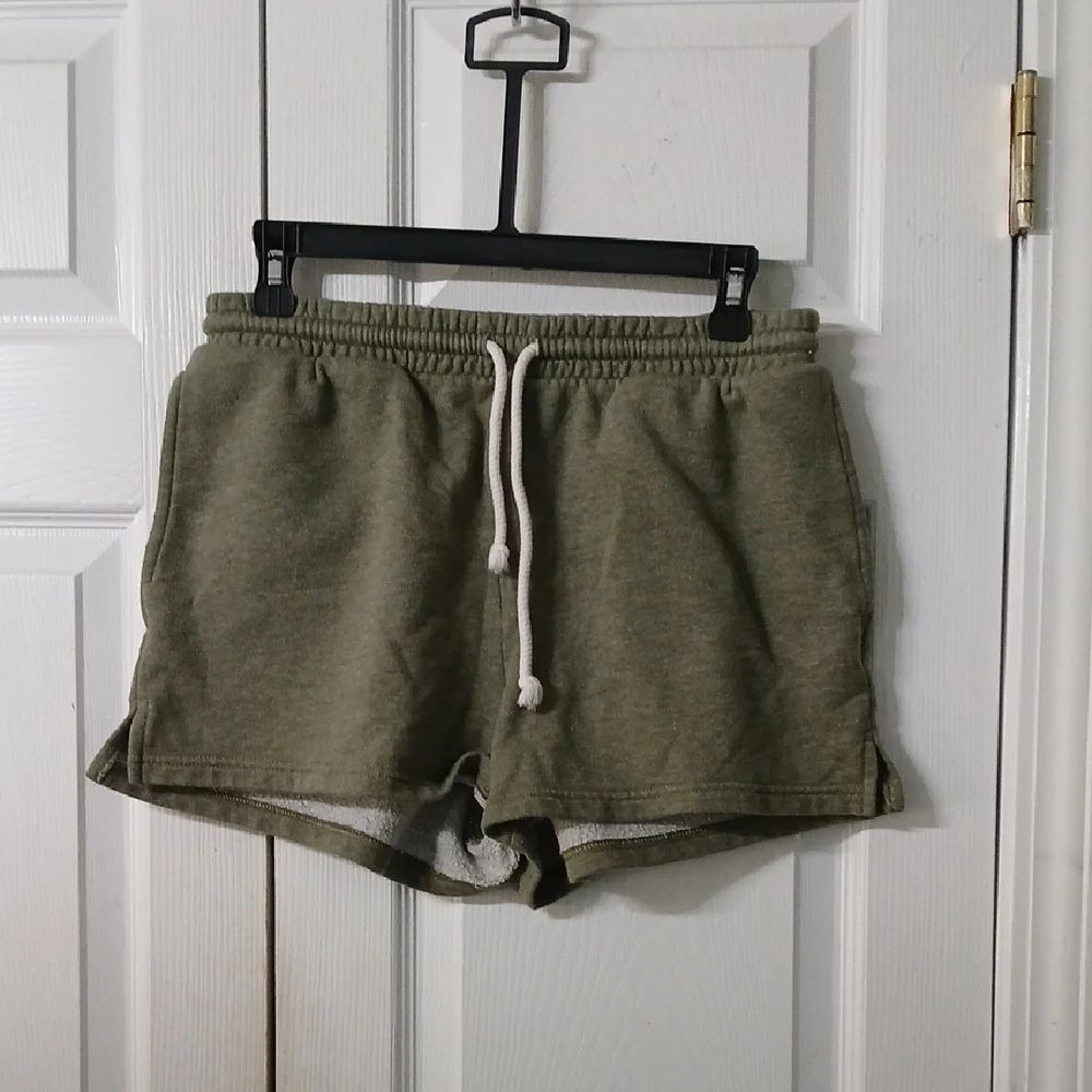 American Eagle Olive Green athletic comfy  Shorts with pockets Sz S NWOT
